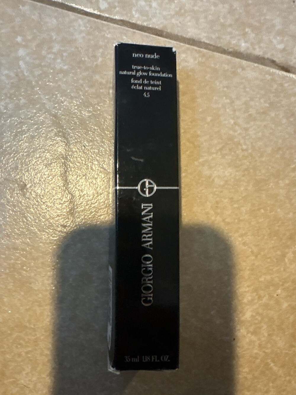 Giorgio Armani Neo Nude True-to-Skin Natural Glow Foundation Shade 4.5 35ml